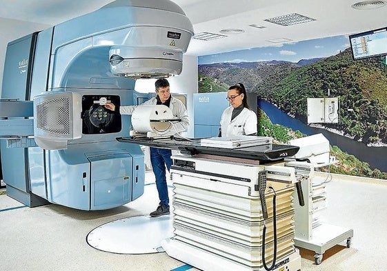 Equipo de radioterapia con la tecnología más puntera.