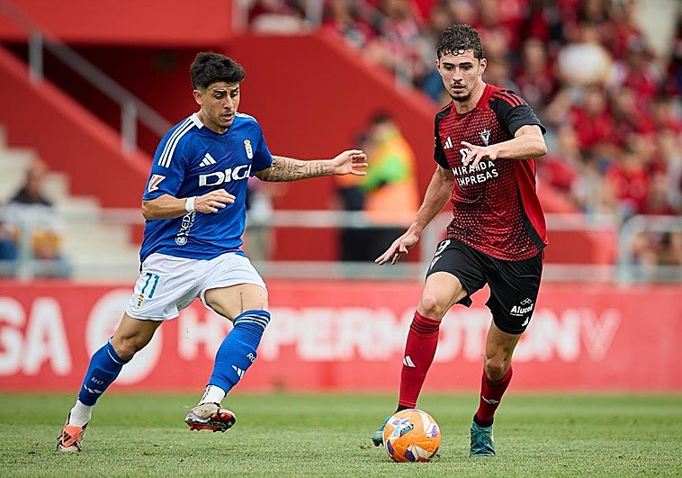 El Mirandés vence con un gol tempranero y un penalti detenido al Oviedo