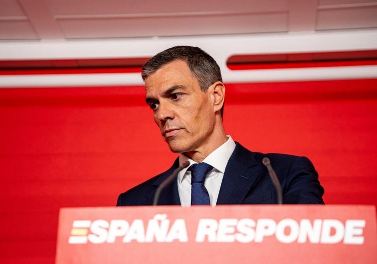 Sánchez encarga la Organización del PSOE a un equipo interino hasta el día 5 y consuma la expulsión de Ábalos del PSOE