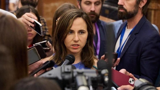 La líder de Podemos, Ione Belarra, en los pasillos del Congreso.