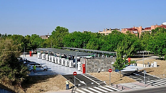 Así es la electrolinera de carga rápida más grande de Madrid