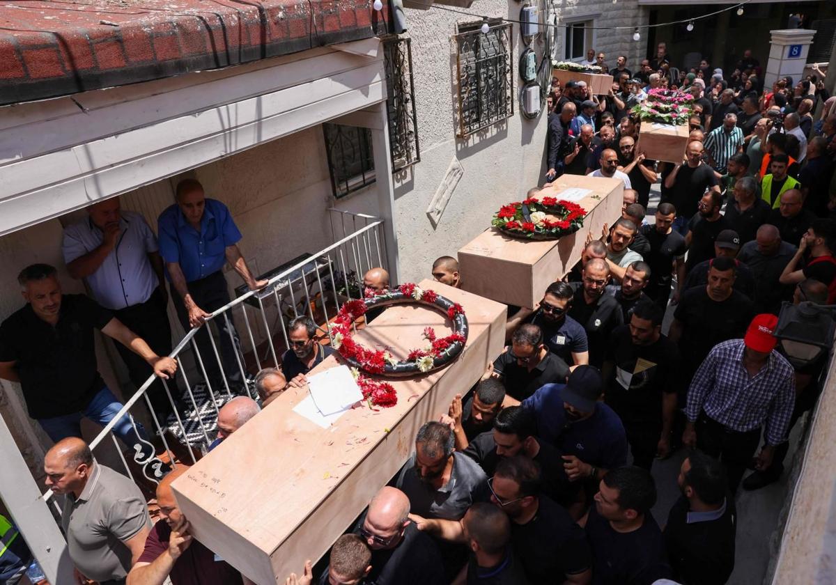 Israel afirma que los líderes militares de Irán están «prófugos»