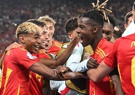 Los jugadores de la selección española, celebrando el reciente triunfo ante Francia en semifinales de la Liga de Naciones.