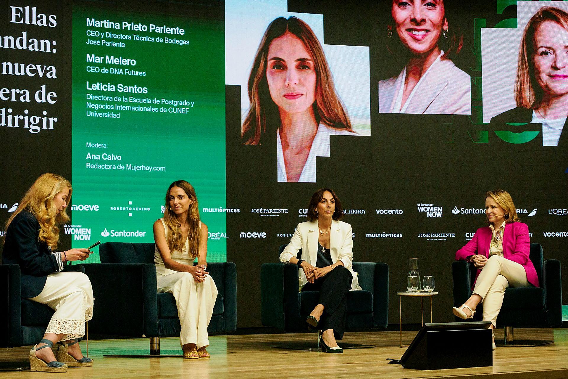Martina Prieto Pariente, CEO y directora Técnica de Bodegas José Pariente, Mar Melero, CEO de DNA Futures, y Leticia Santoe, directora de la Escuela de Postgrado y Negocios Internacionales de CUNEF Universidad, en una mesa moderada por Ana Calvo, redactora de Mujerhoy.com