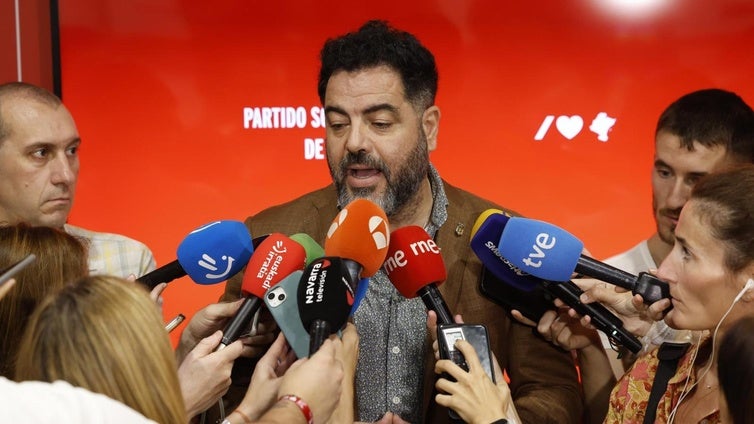La crisis salta al PSN con la dimisión del número dos de la presidenta navarra