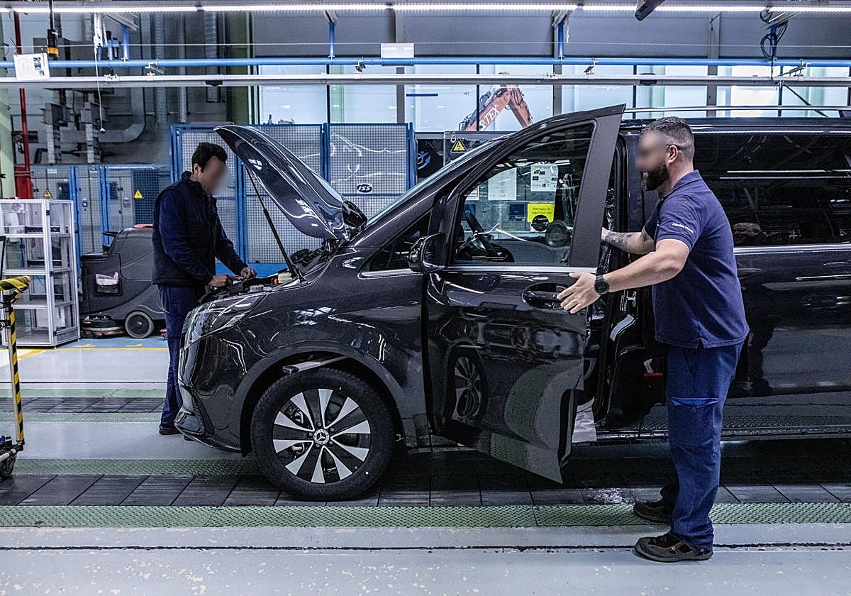 Fabricación de furgonetas eléctricas de Mercedes.