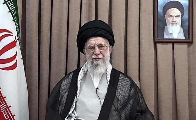 El Líder Supremo de Irán, Alí Jamenei, dirigiéndose a su nación.