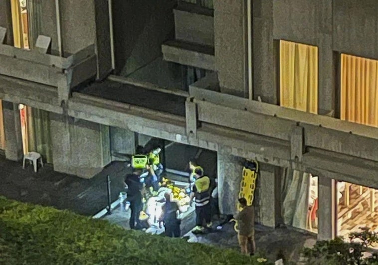 Una menor cae desde un tercer piso cuando pasaba de una ventana a otra en Santander