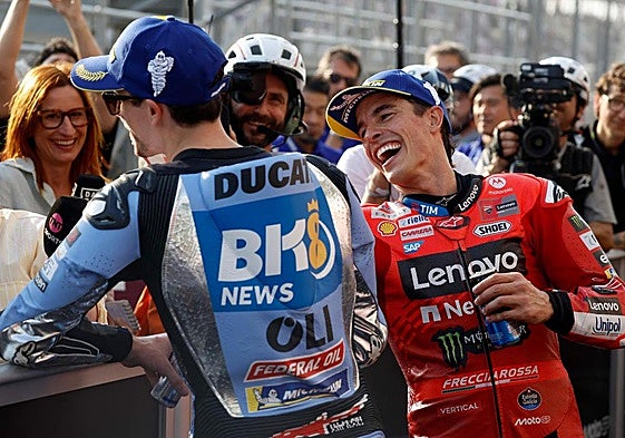 Álex y Marc Márquez, tras una carrera esta temporada.