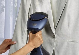 Únete a la moda de la plancha vertical de vapor: Más rápida, cómoda y sin tabla
