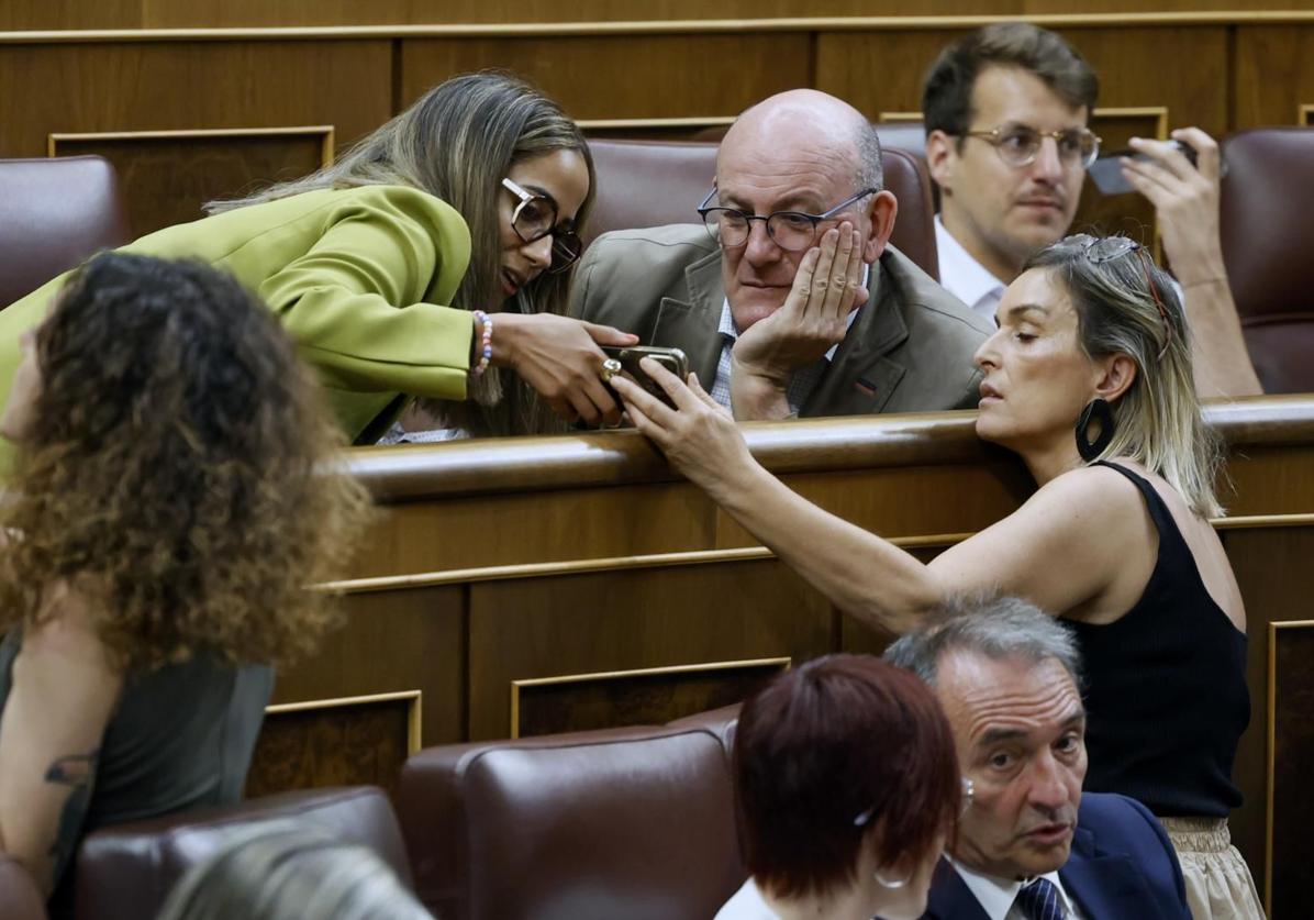 La abstención del PNV permite al Congreso exigir a Sánchez explicaciones por el 'caso Cerdán'