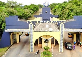 Fachada de la Universidad Olabisi Onabanjo.