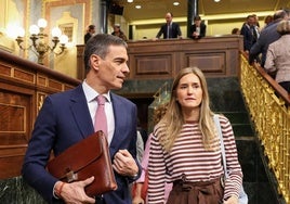 El presidente del Gobierno, Pedro Sánchez, y la ministra de Energía y Transición Ecológica, Sara Aagesen,