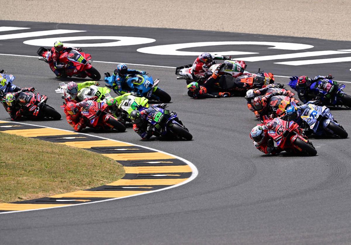 Marc Márquez firma una obra de arte en Mugello | Ideal