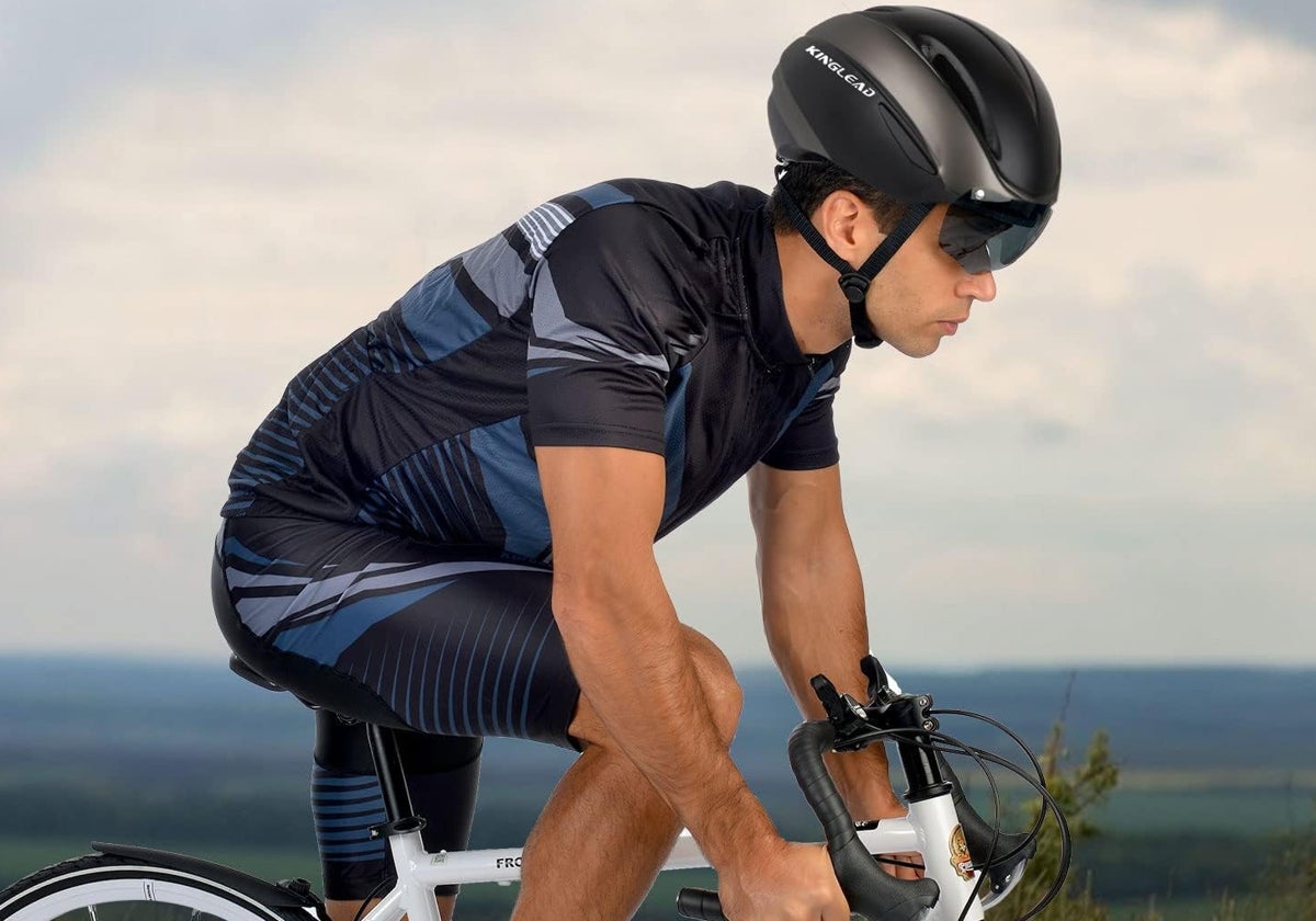 Disfruta de tus salidas en bici con esta selección de cascos...