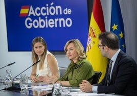 La vicepresidenta tercera del Gobierno y ministra para la Transición Ecológica y el Reto Demográfico, Sara Aagesen; la ministra de Educación, Formación Profesional y Deportes y portavoz del Gobierno, Pilar Alegría, y el ministro de Economía, Comercio y Empresa, Carlos Cuerpo.