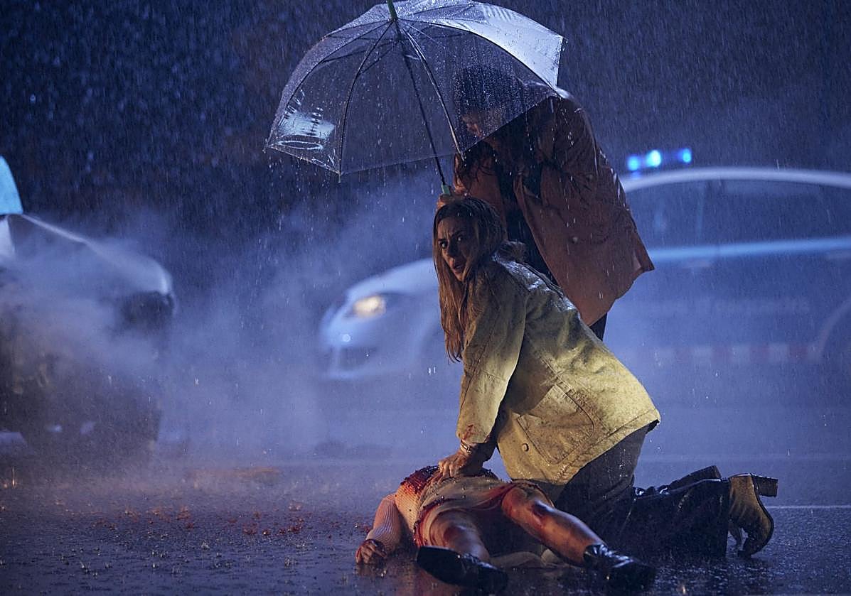 Imagen principal - «Desde que hay móviles con cámara, la Virgen no se aparece; creo más en los extraterrestres»