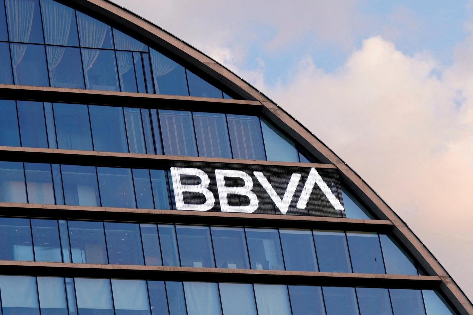 BBVA busca el apoyo de los grandes inversores para seguir adelante con la opa