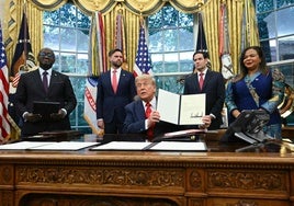 Donald Trump celebra en la Casa Blanca el acuerdo de paz entre Congo y Ruanda.