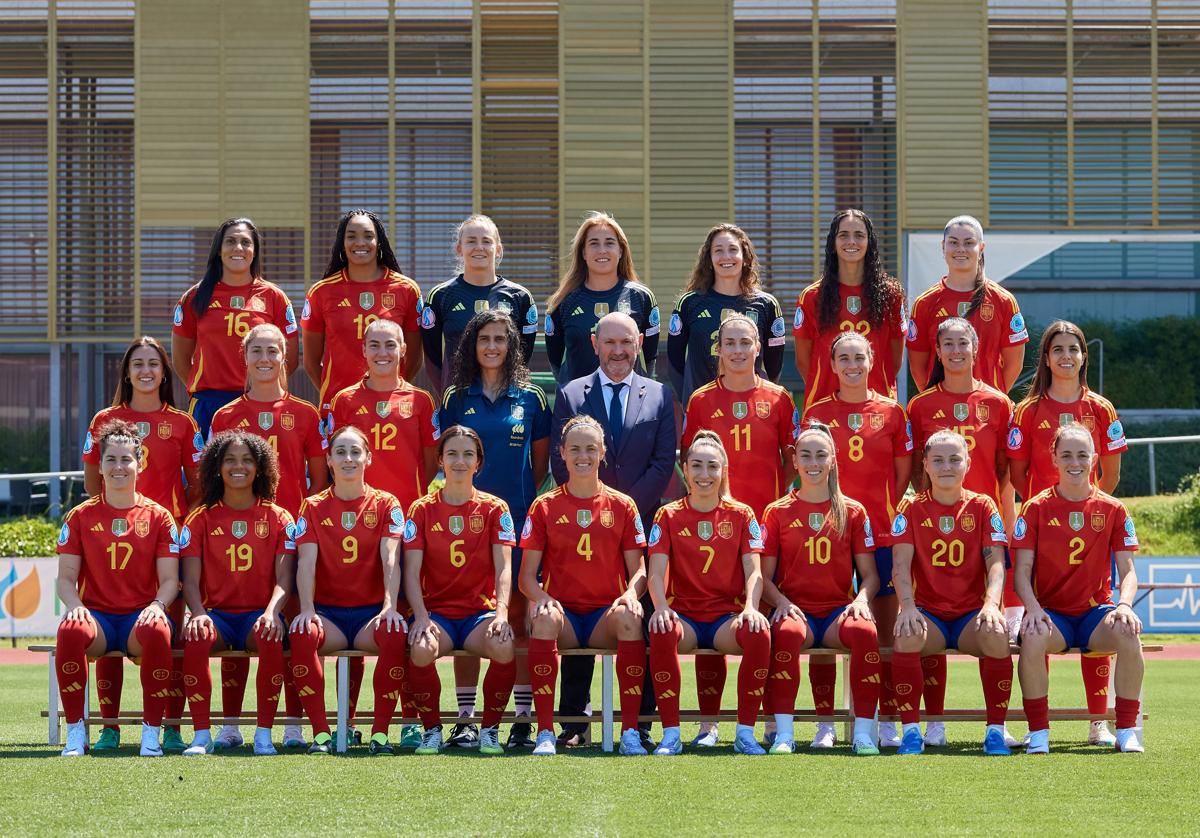 La Eurocopa, última barrera para el fútbol femenino...