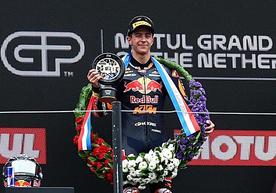 José Antonio Rueda celebra la victoria.