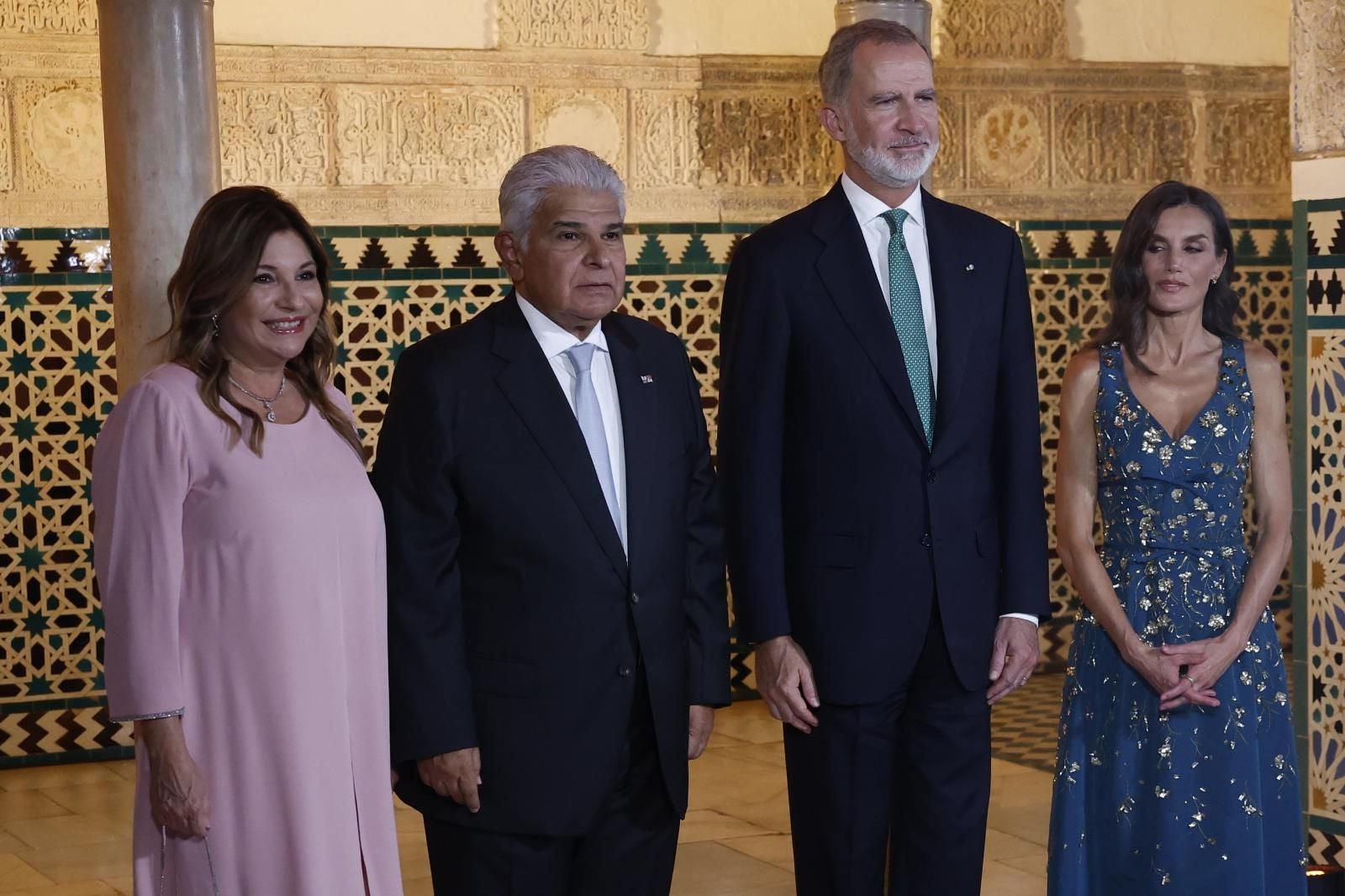 El rey Felipe VI y la reina Letizia reciben al presidente de Panamá, José Raúl Mulino, y a su esposa, Maricel Cohen