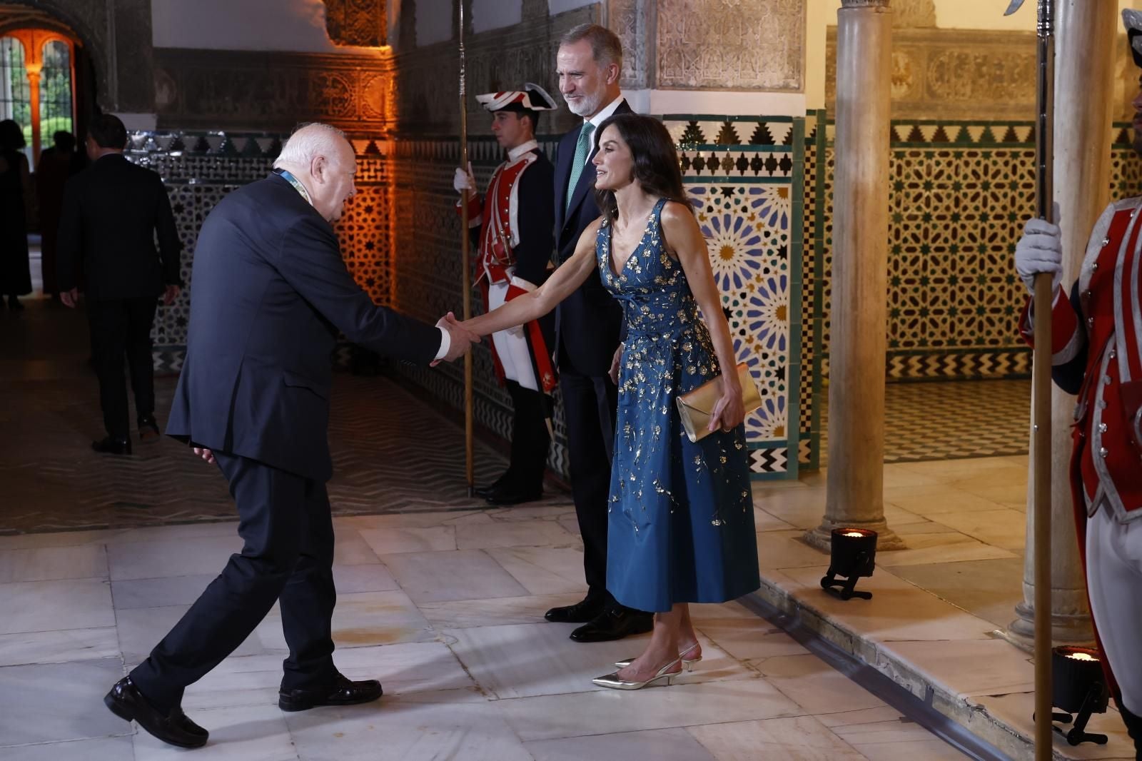 El rey Felipe VI y la reina Letizia reciben al alto representante de Naciones Unidas para la Alianza de Civilizaciones, Miguel Ángel Moratinos