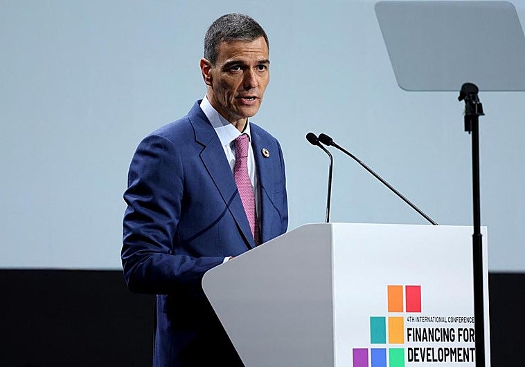 El presdidente del Gobierno, Pedro Sánchez, interviene en la inauguración de la cumbre de la ONU en Sevilla.