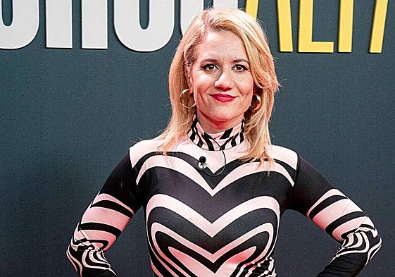 La presentadora Henar Álvarez, en la alfombra roja de la segunda temporada de 'Machos Alfa'.