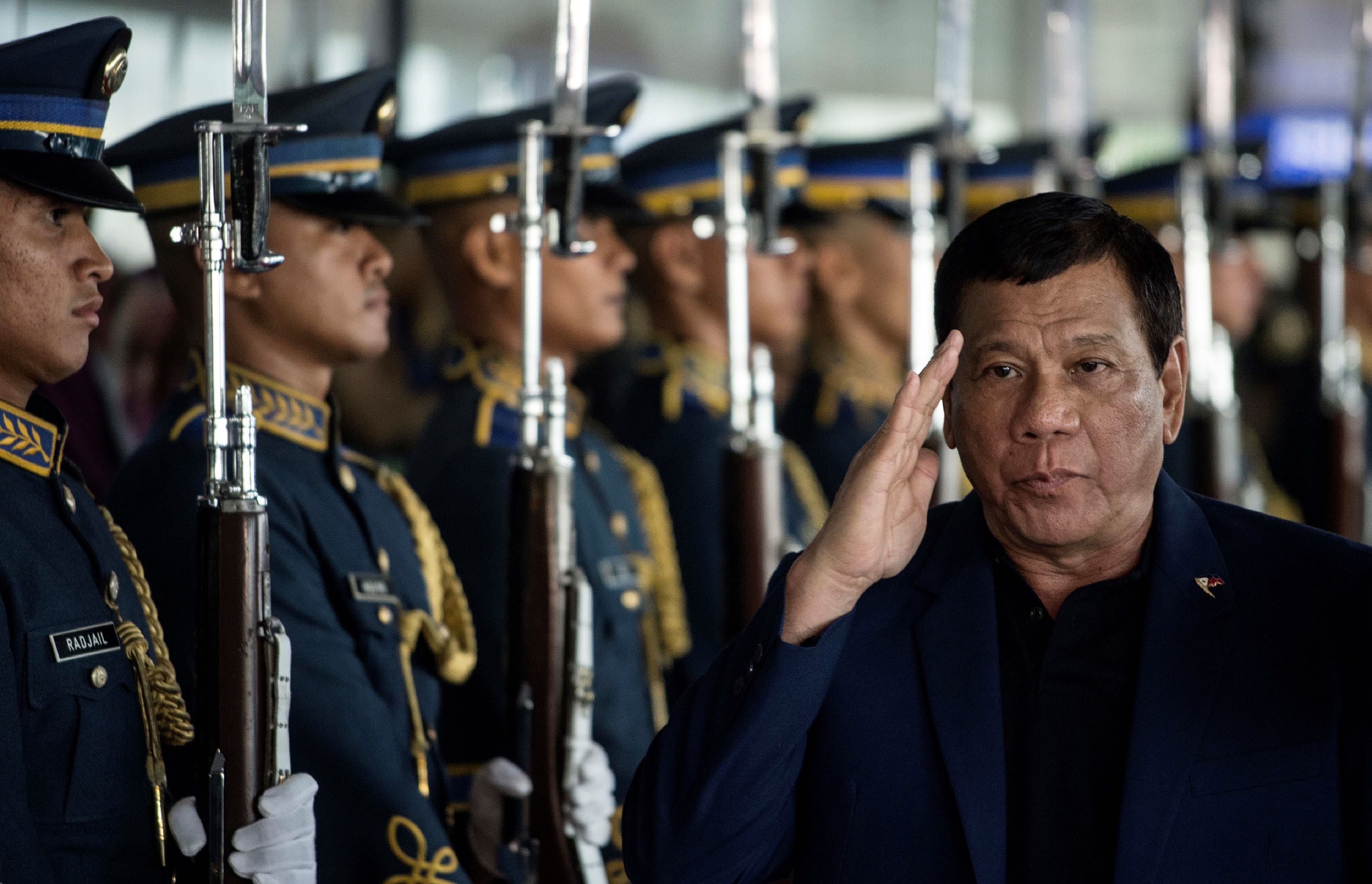 Duterte Dergisi 2017'de Manila'da Birlikler.