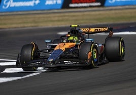 Lando Norris, durante los entrenamientos de este viernes en el circuito británico de Silverstone.