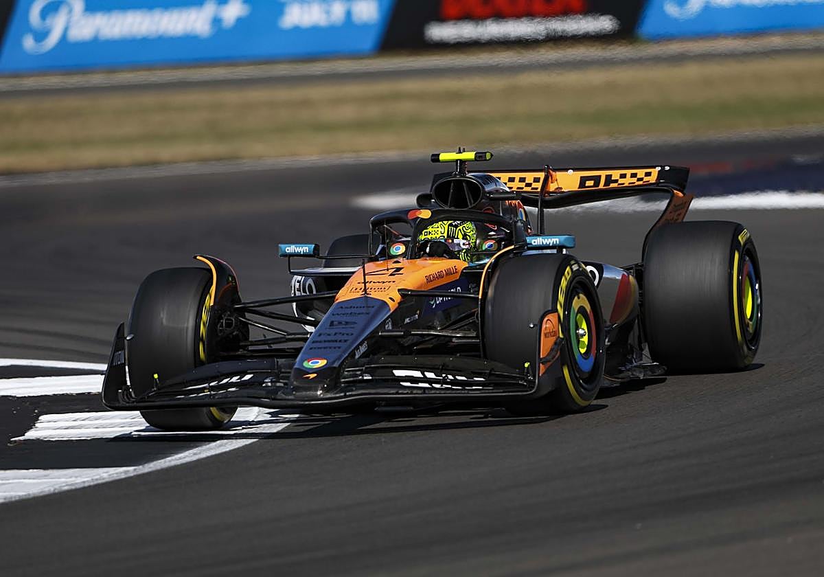 Lando Norris, durante los entrenamientos de este viernes en el circuito británico de Silverstone.