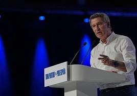 Alberto Núñez Feijóo durante la presentación de su candidatura.