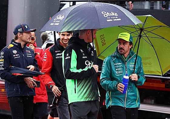 Fernando Alonso, bajo la lluvia de Silverstone