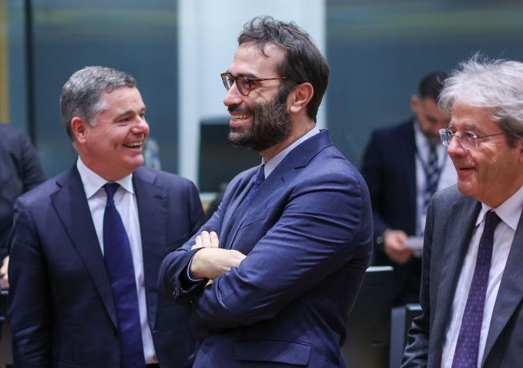 Donohoe vuelve a presidir el Eurogrupo tras la retirada de Carlos Cuerpo y el resto de candidatos