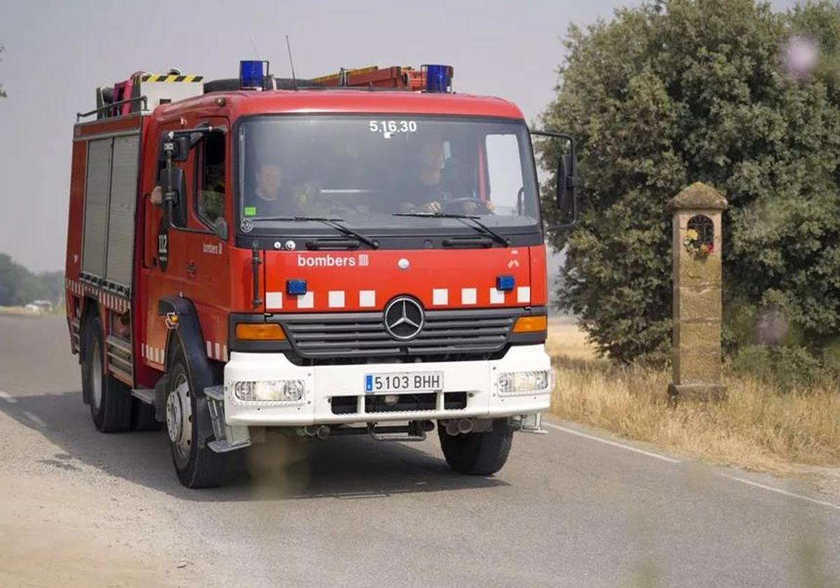 A Generalitat firefighter vehicle