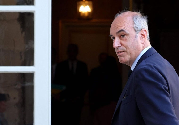 Conmoción en Francia debido al suicidio del expresidente del grupo parlamentario de la derecha tradicional