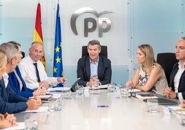 El PP sube la apuesta y compromete que Feijóo irá a elecciones si Vox pide entrar en el Gobierno