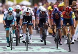 Merlier se lleva el triunfo en un sprint de foto finish