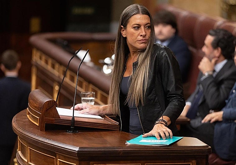 La portavoz de Junts en el Congreso, Miriam Nogueras, interviene durante el pleno extraordinario,
