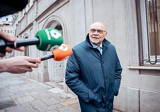 El ex director general de Carreteras, Javier Herrero, a su salida del Tribunal Supremo tras declarar como testigo.
