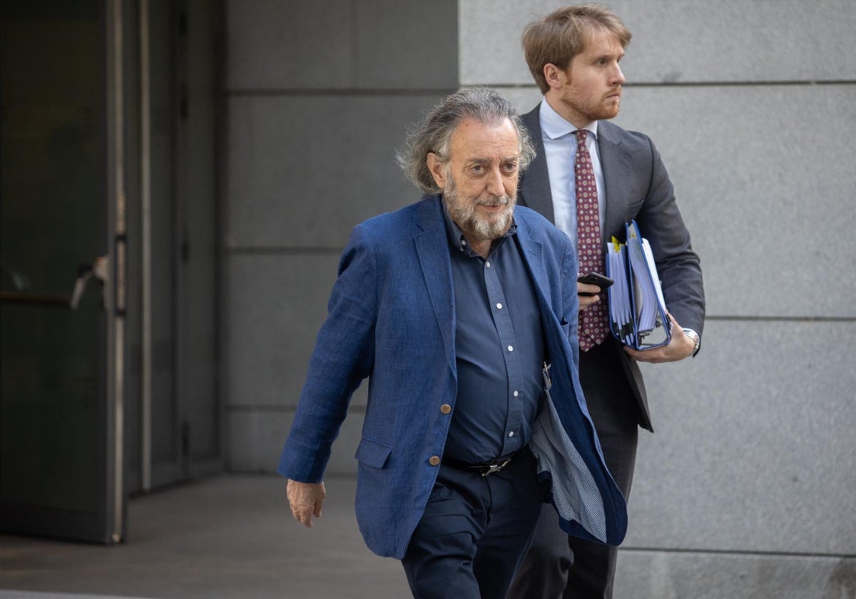 El condenado a 80 años de cárcel como cerebro del 'caso Nummaria', Fernando Peña, llega a la Audiencia Nacional.
