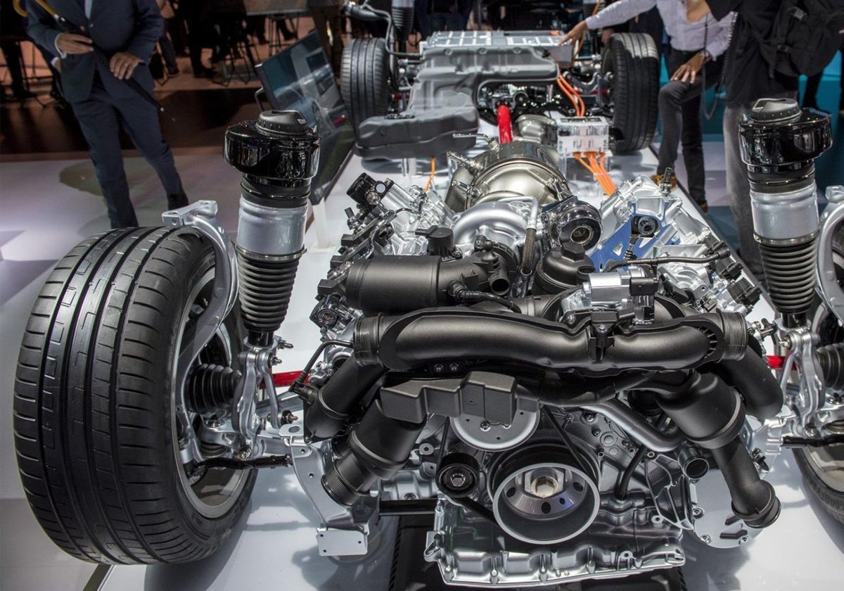 Both the engine and the bodywork, as well as other elements, are recoverable and reusable.