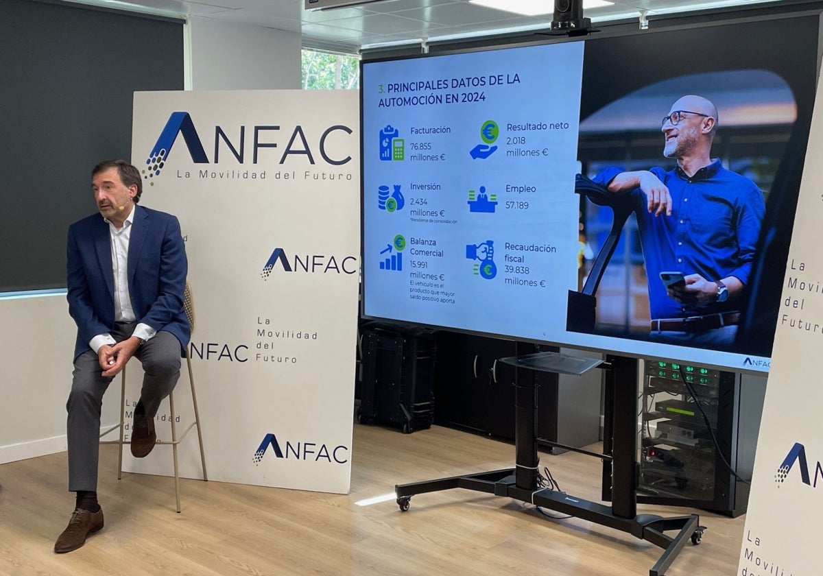 José López-Tafall during the presentation of the report