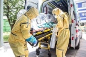 Foto de archivo de un paciente trasladado por un caso de fiebre hemorrágica de Crimea-Congo