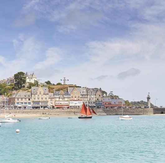 Este es el pueblo de Francia donde mejor se come: tiene marisco fresco y restaurantes con vistas al mar