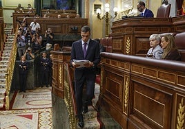Pedro Sánchez tras su primera intervención en el pleno monográfico sobre corrupción del lunes.