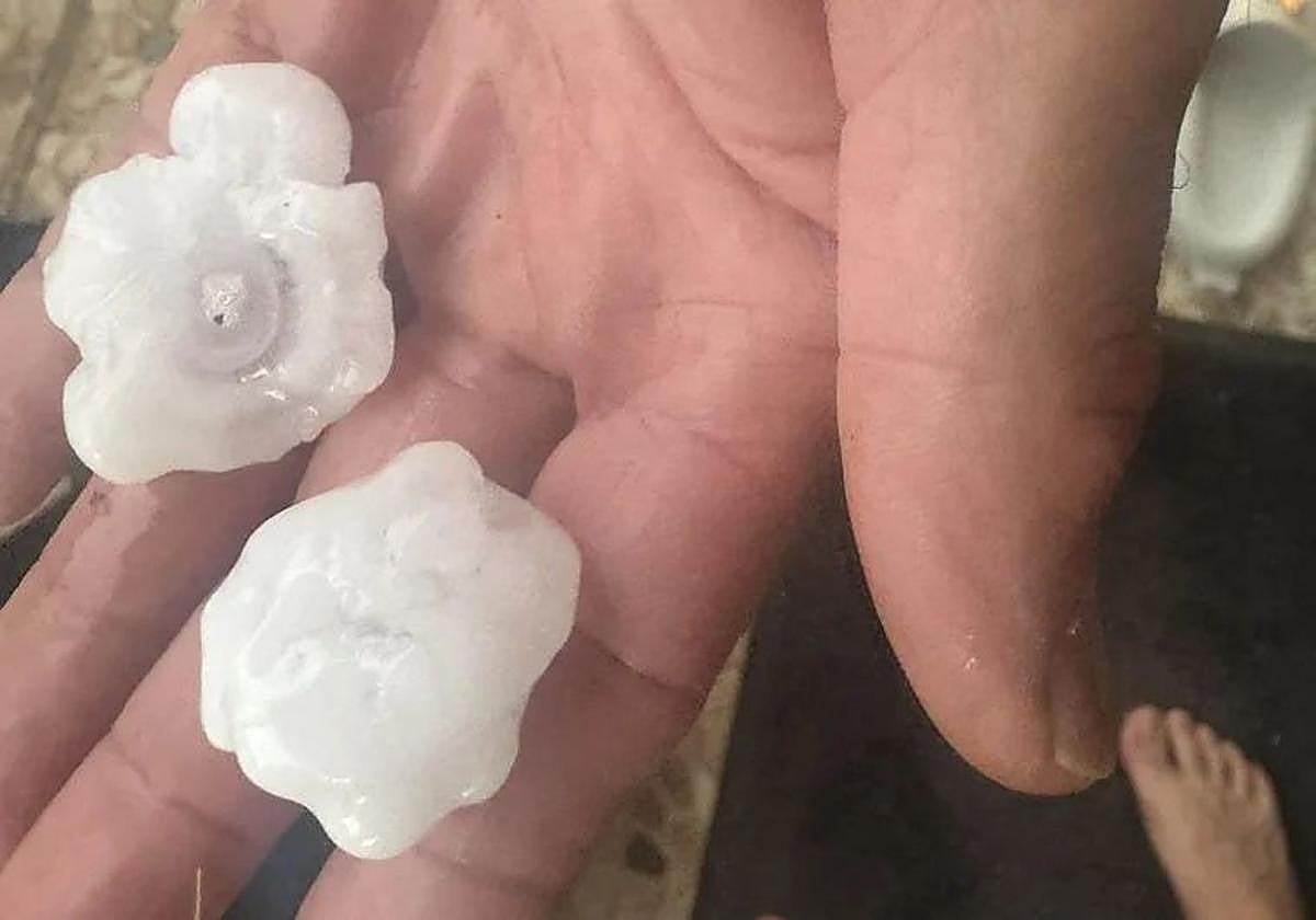 La Guardia Civil de Burgos desaloja varios campamentos de verano en Las Merindades a causa de la fuerte tormenta.