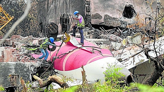 El Boeing siniestrado en India cerró el flujo de combustible a los motores