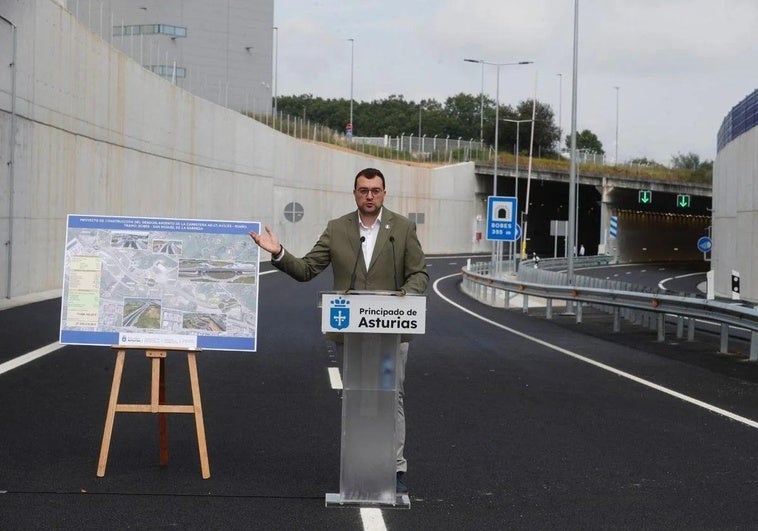 Adrián Barbón, sobre el pacto fiscal con Cataluña: «No le vamos a tolerar a nadie ni privilegios ni trato discriminatorio hacia Asturias»